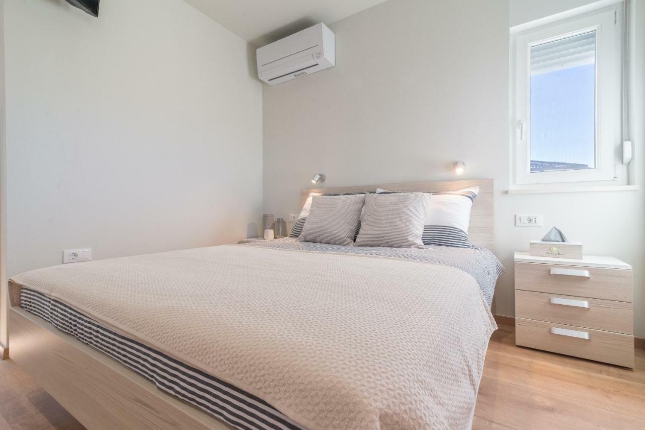 Appartement Studio Apartman Rosa à Zaton  Extérieur photo
